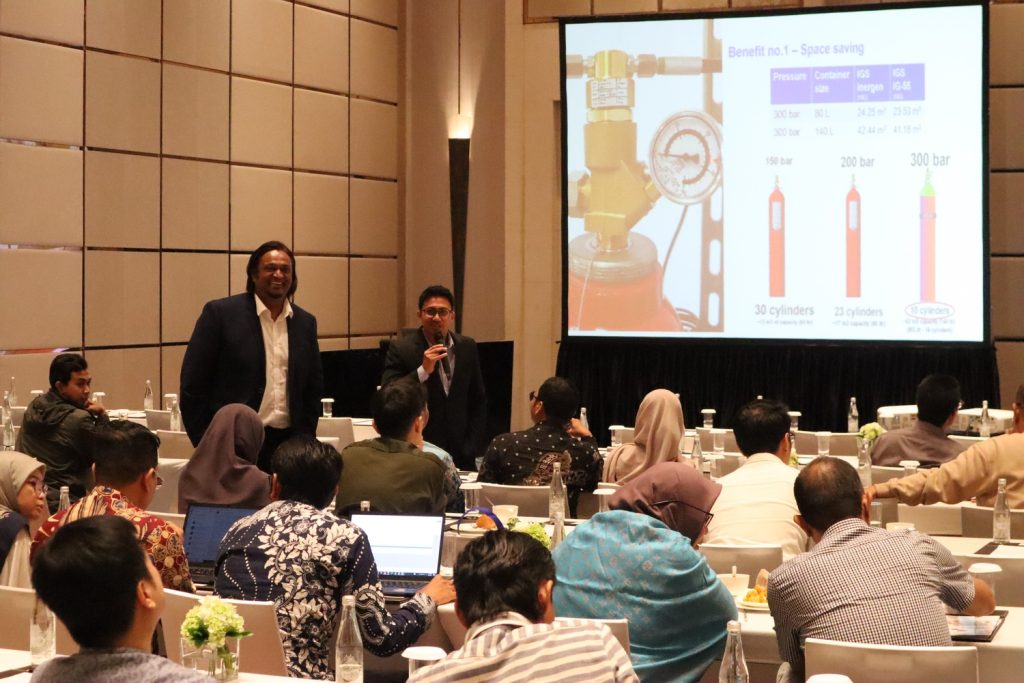 Foto diskusi product di seminar